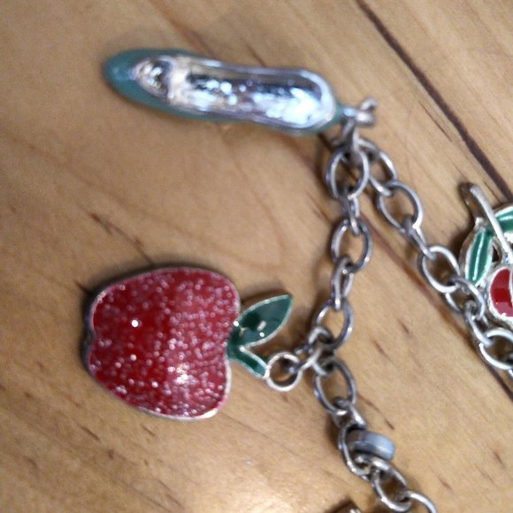7" big girl Childs Sleeping Beauty charm bracelet apple comb heels - Picture 9 of 11